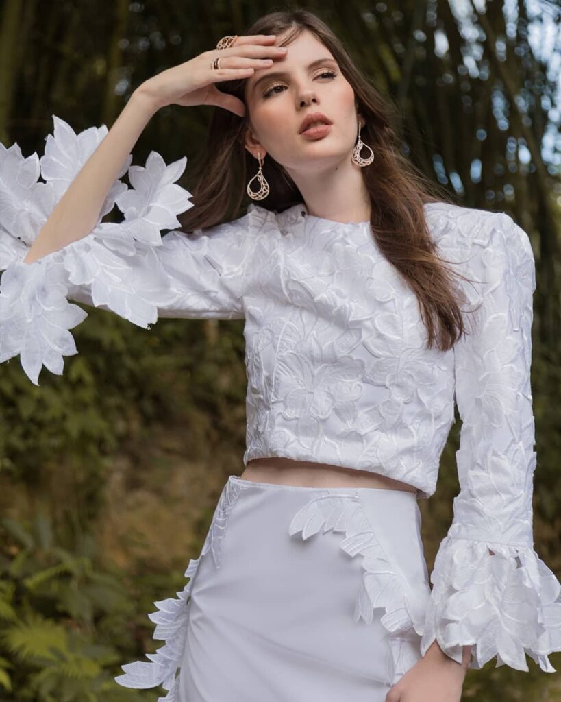 Amazonas: Equestrian feeling / Patricia Olivares Taylhardat, Yves Saint Laurent, Angélica Rebolo, Daniela Fermo, colección, oro 18k, earring cuff, libertad, anillos, diamantes, zarcillos, avant garde, amazonas, sensual, elegante, venezolanas, belleza, concepto, rebolo, piercings, joyas, braganza, feeling, esmaltados, equestrian, rubíes, esmeraldas, zafiros, piedras preciosas