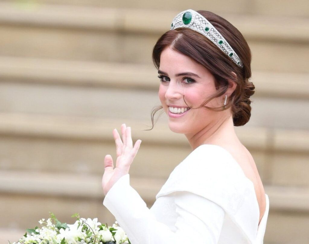 Las tiaras más brillantes y ostentosas de la realeza / Patricia Olivares Taylhardat, Steve Store, Reina Isabel II, Reina María, Meghan Markle, Príncipe Harry, familia Windsor, Rose Cut Diamond Bandeau, Bandeay, Greville Emerald Kokoshnik, Fringe, tiara de estrellas, tiaras, joyas de la corona, realeza, familias reales, bodas reales, monarquías, dinamarca, noruega, españa, bélgica, holanda, tiara Wüttemberg, nobiliarios, titulos, dinastía, tradiciones, brillantes, diamantes