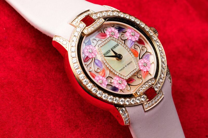 Roger Dubuis y su versión femenina del tiempo