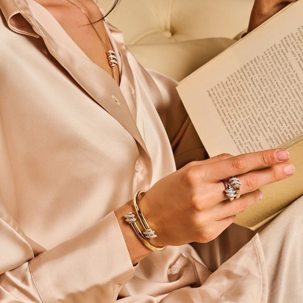 Querido Santa: La lista de regalos ideal de Tirisi / Patricia Olivares Taylhardat, Tirisi, Países Bajos, Tirisi Jewelry, Amsterdam, Amsterdam Due Ring, diamantes, joyas, oro, adoquines, tradición, anillo, dije, due, colgante, collar, ring, empedradas, época, set, colecciones, navidades