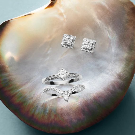 Almas gemelas que se unen en la nueva colección de Djula / Patricia Olivares Taylhardat, Djula, Union, colección, diamantes, accesorios, gemelas, oro, glamour, anillo, alianzas, princesa, brillante, esmeralda, joyas, set, francesa