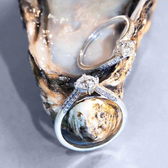 Almas gemelas que se unen en la nueva colección de Djula / Patricia Olivares Taylhardat, Djula, Union, colección, diamantes, accesorios, gemelas, oro, glamour, anillo, alianzas, princesa, brillante, esmeralda, joyas, set, francesa