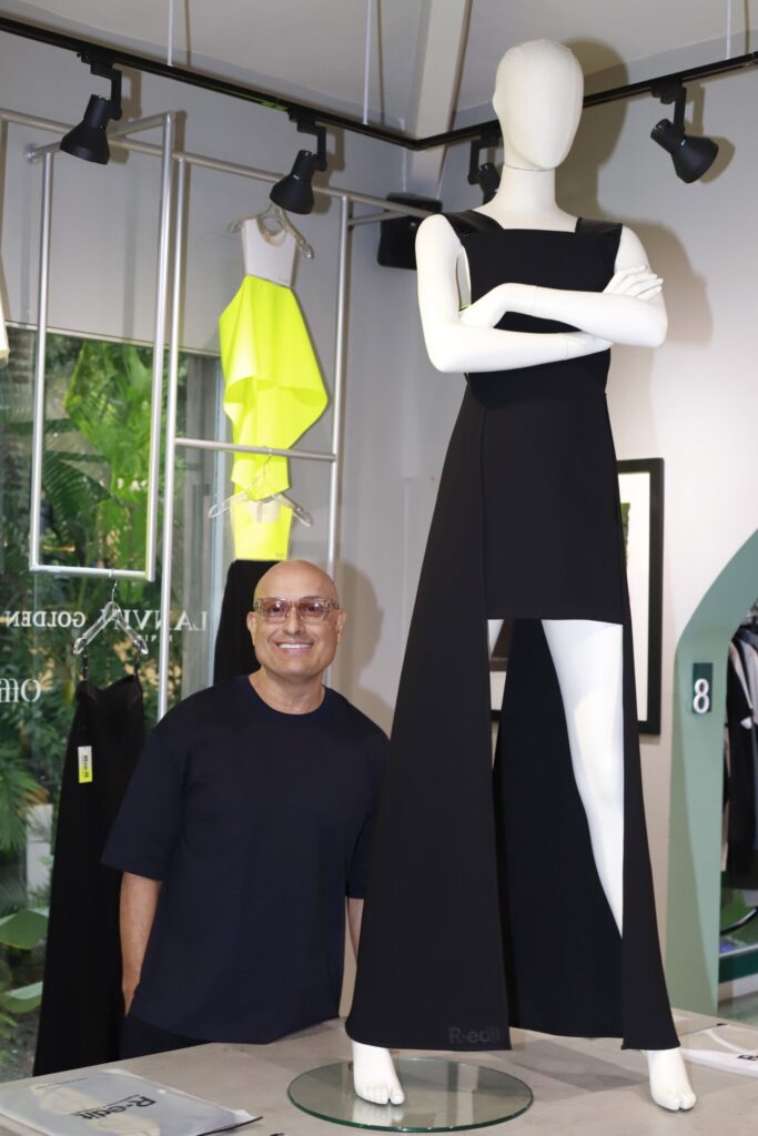 Ángel Sánchez se adentra en el mundo Ready-to-Wear / Patricia Olivares Taylhardat, Ángel Sánchez, UniditedXYZ, Ready-to-Wear, Maison 11, R-EDIT, innovadora, neopreno, neones, diseños, femenina, evolución, Venezuela