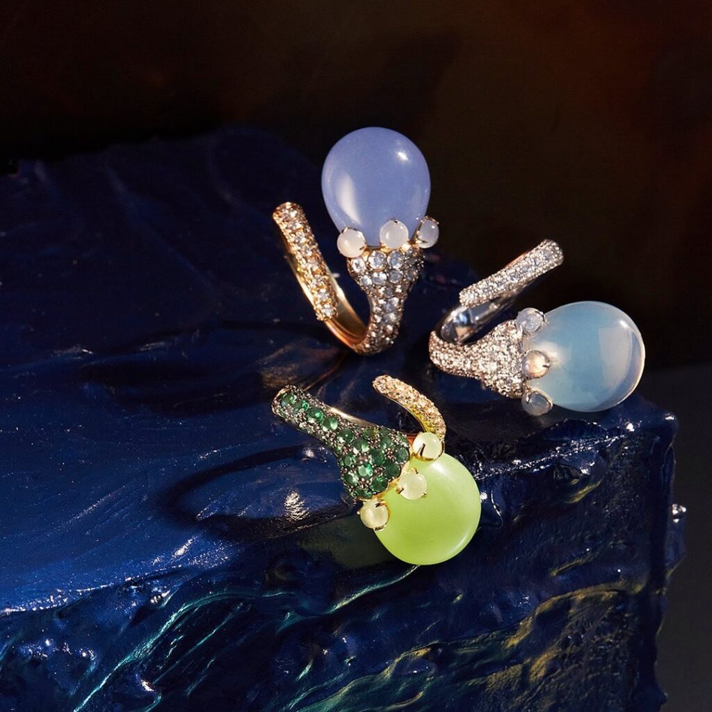 Joyful de Chantecler: Pasado y presente en una misma colección / Patricia Olivares Taylhardat, Joyful, Chantecler, Capri, zafiros, pavé, piedras semipreciosas, diamantes, anilla, engaste, colgantes, joyas, buganvilla, maison, mediterránea, colecciones