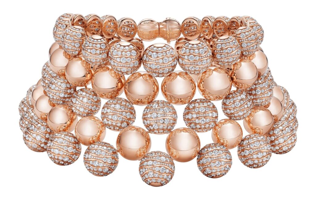 Bvlgari lanza nueva joya: el collar Aurea Chandra / Patricia Olivares Taylhardat, Bvlgari, Chandra, Aurea Chandra, Aeterna, collar, oro, esferas, páve, zendaya, artesanía, italiana, colección, cera
