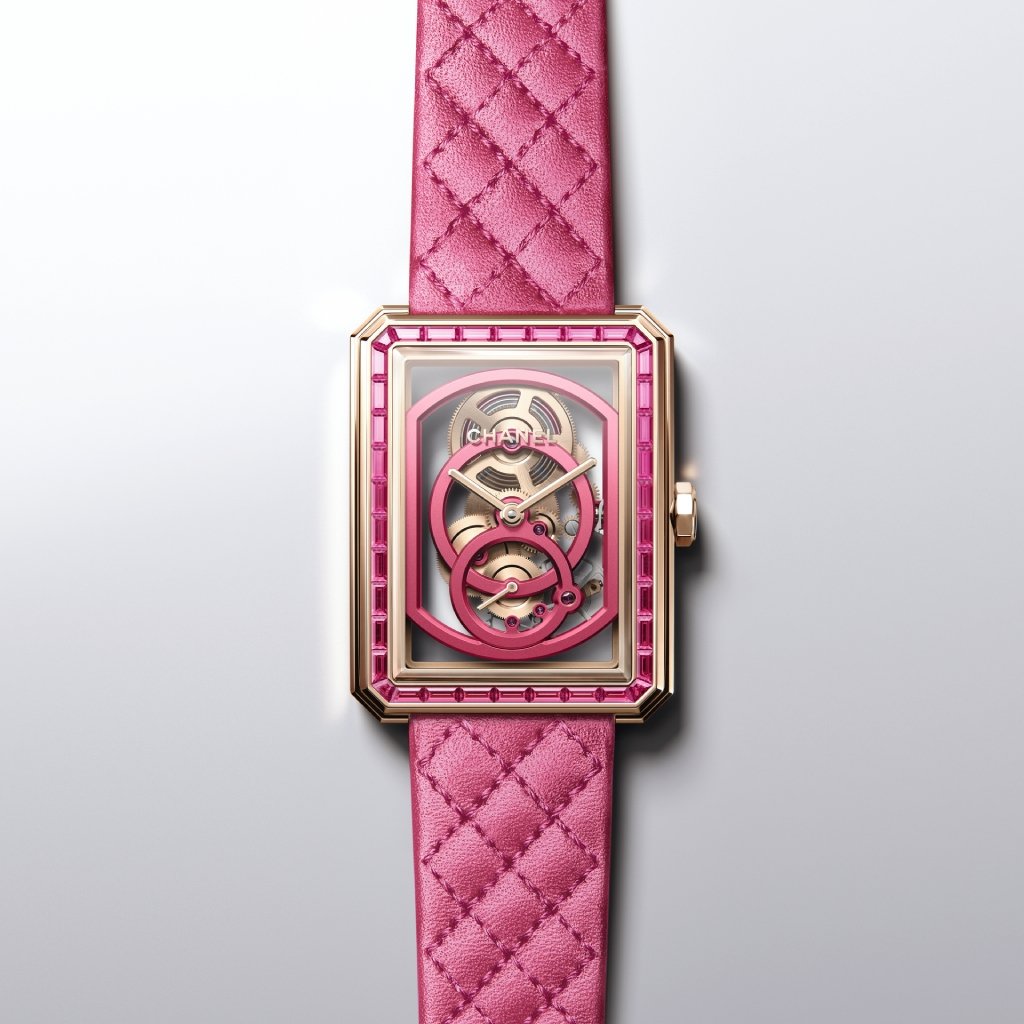 Chanel lanza sus relojes más rosas: J12 X-Ray y Boy.friend / Patricia Olivares Taylhardat, Chanel, Boy.friend, J12 X-Ray, Barbie, Watches and Wonders 2024, oro, zafiros, maison, relojes, acolchada, becerro, piel, correas, relojería, cristal, beige, bisel, engastado, guardatiempo, diseño