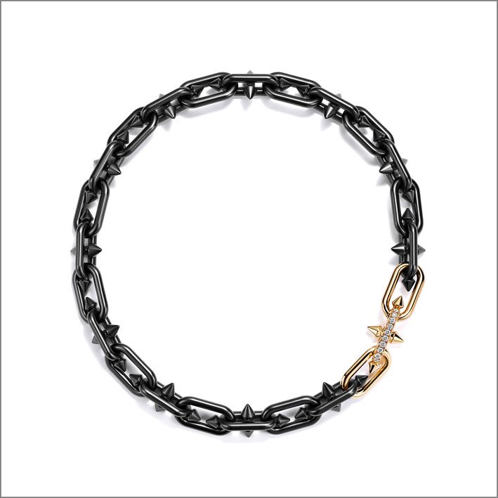 Pharrell Williams lanza brillante colección junto a Tiffany & Co / Patricia Olivares Taylhardat, Tiffany & Co, Tiffany Titan, Pharrell Williams, Poseidón, Neptuno, Virginia Beach, Atlantis, Atlántida, colección, punk, diamantes, anillos, tridente, joyas, artista, engastadas, gemas, pavé, engastes, titanio, rey, titán, clásicos, estilista, música, estadounidense, cantante, mitología griega, 18 quilates, oro, pulseras, pendientes, collares, romanos, antiguos, diseños