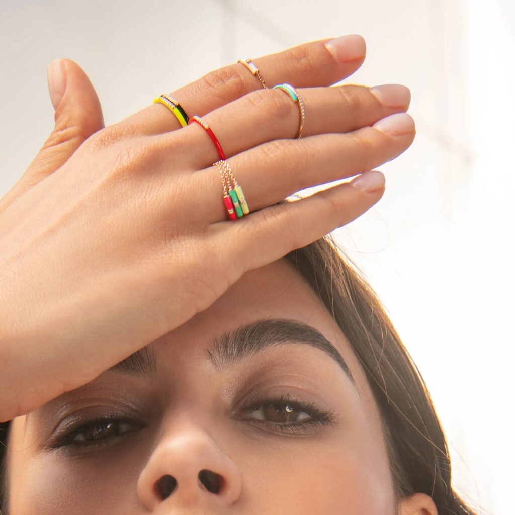 Marbella de Djula: el verano en una joya / Patricia Olivares Taylhardat, Djula, Marbella, España, Oriente Medio, Costa del Sol, oro, anillos, diamantes, 14 quilates, esmaltes, colección, looks, balneario, veraniego, lujos, collares