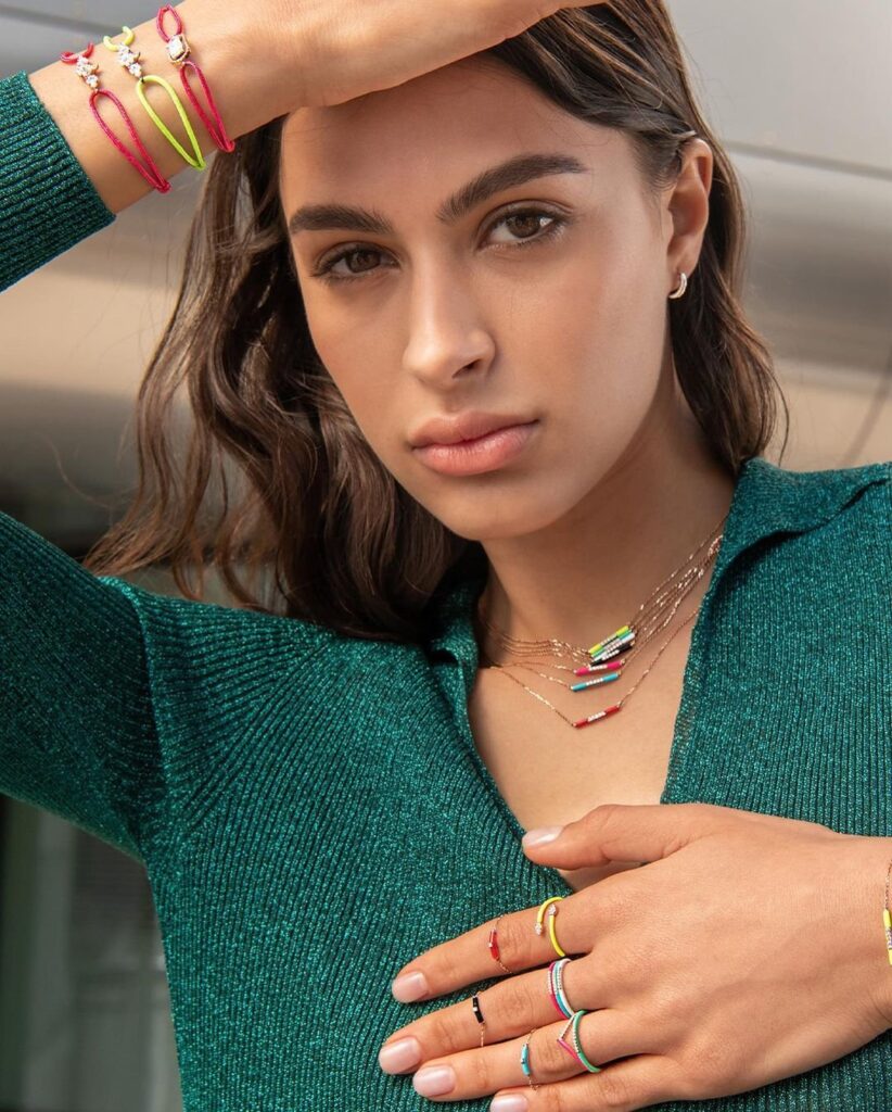 Marbella de Djula: el verano en una joya / Patricia Olivares Taylhardat, Djula, Marbella, España, Oriente Medio, Costa del Sol, oro, anillos, diamantes, 14 quilates, esmaltes, colección, looks, balneario, veraniego, lujos, collares