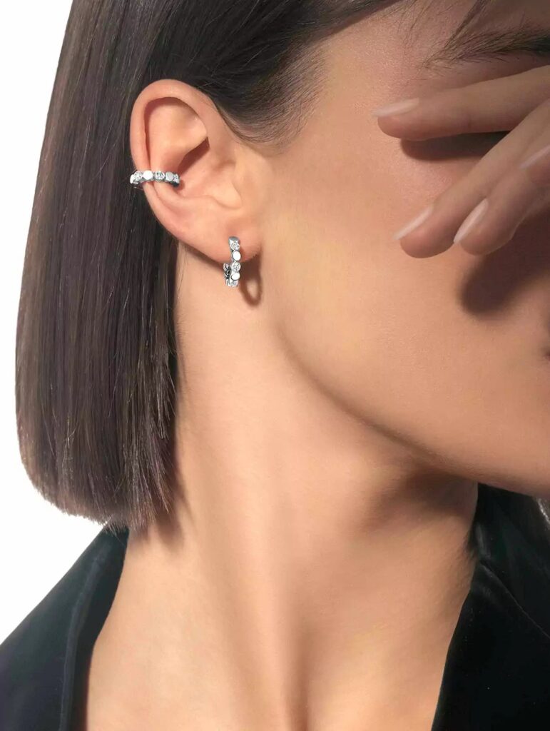 Pendientes individuales de Messika: sofisticada y cómoda en todo momento / Patricia Olivares Taylhardat, Messika, D-Vibes, My Twin, Gatsby, street style, diamantes, pendientes, clip, oro, look, maison, joyas, adn, jeans, accesorios, brunch, jersey