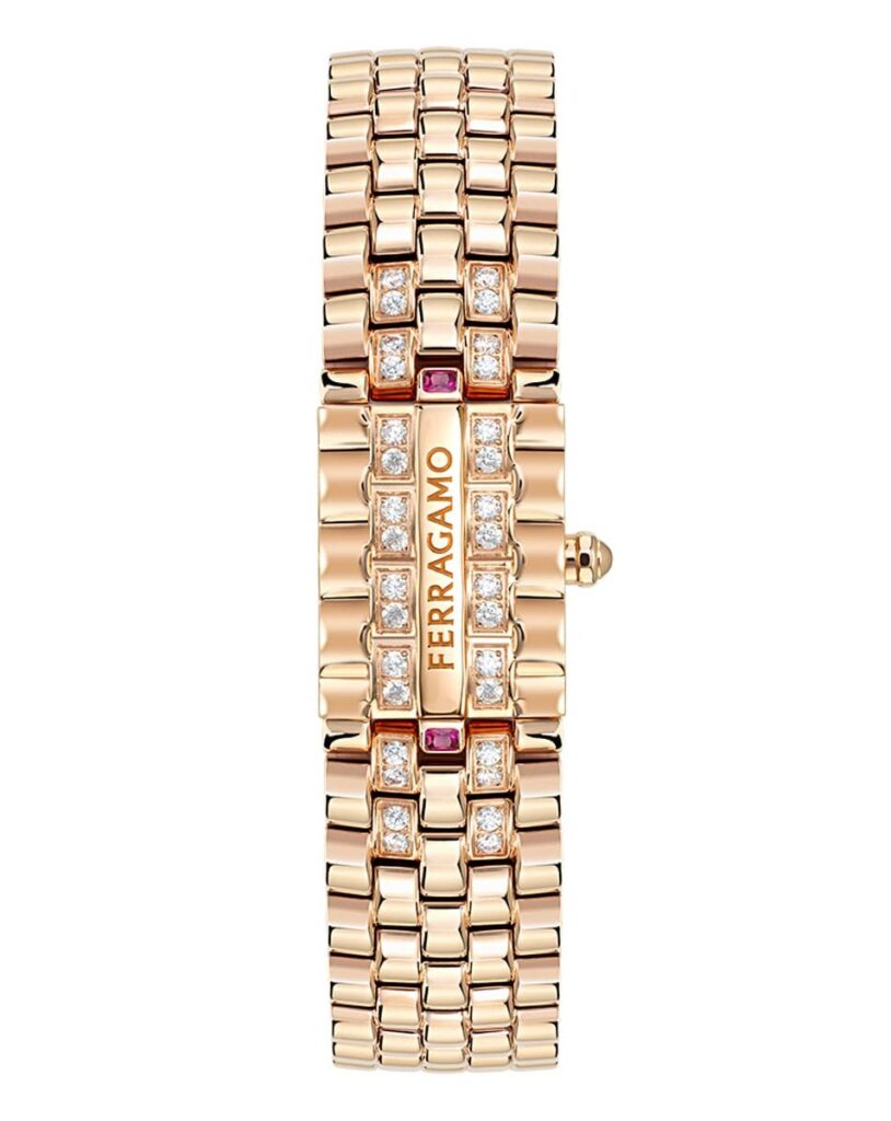 Ferragamo Secret Watch: la evolución del reloj joya / Patricia Olivares Taylhardat, Ferragamo Secret Watch, reloj, joya, pulsera, piedras preciosas, diamantes, Ferragamo, brazalete, madreperla, 0.85 carates, lapislázuli, malaquita, ágata, 0.96 carates, zafiros, esmeraldas, rubíes, mallas, metálicos