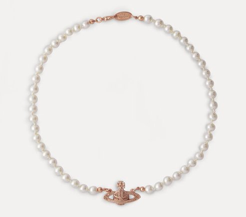 Las joyas imperiales de Vivienne Westwood / Patricia Olivares Taylhardat, joyas, imperiales, Vivienne Westwood, perlas, collares, tendencia, Orb, poder, real, cruz, cosmos, universo, romanos, Júpiter, emperador, histórico, moderno, filosofía, artista, Westwood