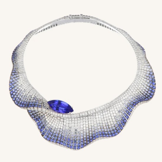 La colección Abissi de Palmiero / Patricia Olivares Taylhardat, colección, Abissi, Palmiero, celebración, belleza, profundidad, océano, maravillas, mundo, marino, joya, elegancia, naturaleza, olas, corales, piedras preciosas, metales, luz, agua, historia, anillos, burbujas, aire, collares, obra, arte, conservación, marina, planeta