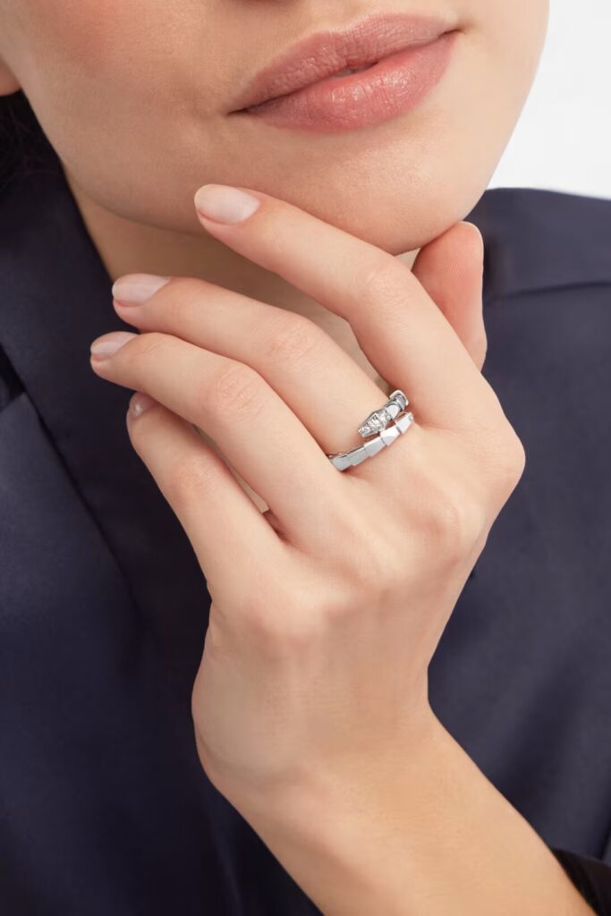 Bvlgari presenta: regalos para la reina de la casa / Patricia Olivares Taylhardat, Bvlgari, regalos, reina, casa, Día de las Madres, años, perfecto, misión, firmas, lujo, obsequios, hijo, expresión, amor, incondicional, accesorios, madres, Diva’s Dream, colgante, oro, 18 quilates, diamante, madreperla, pavé, colección, pulsera, Serpenti, reloj, Serpenti Seduttori, brazalete, acero inoxidable, anillo, Serpenti Viper